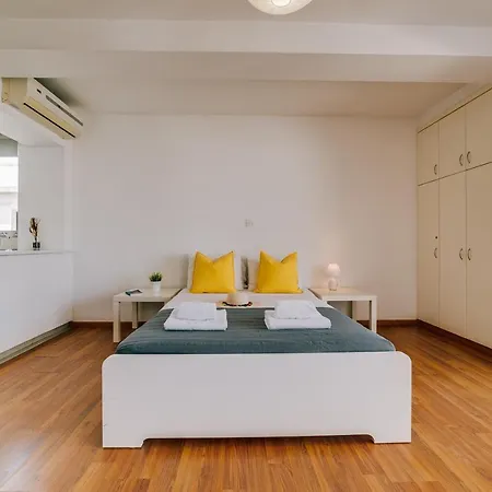 Napa Blue Apartment *